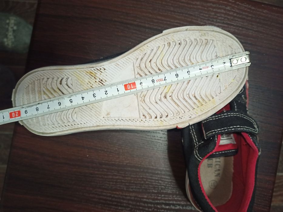 продам макасини (кеди) на хлопця