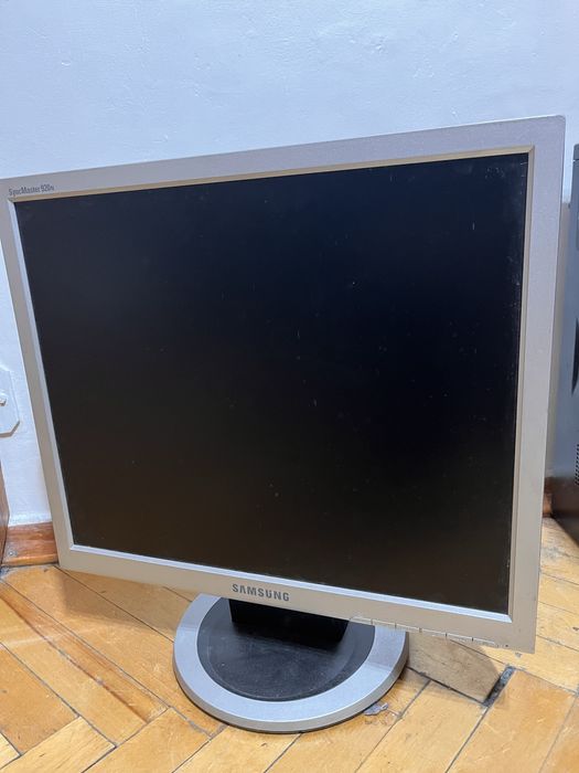 Комп’ютерний комплект: ПК + монітор + клавіатура і мишка