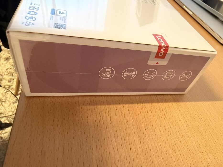 Новый планшет Lenovo Tab M9 LTE 4G запечатанный и чехол с подставкой