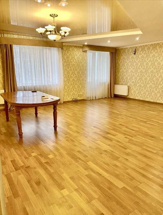 Трикімнатна квартира з автономним опаленням