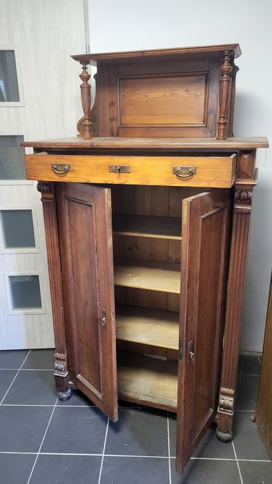 Eklektyczna bieliźniarka