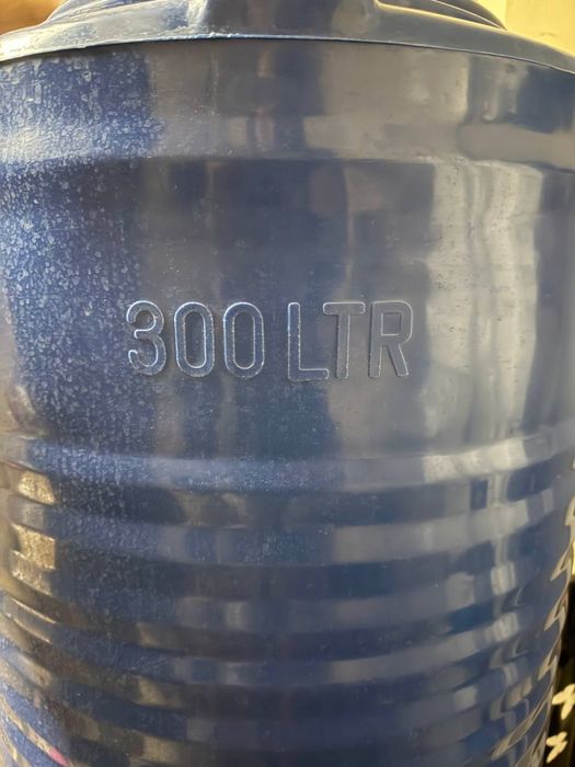 Пластикова бочка для води 300 л. Самовивіз