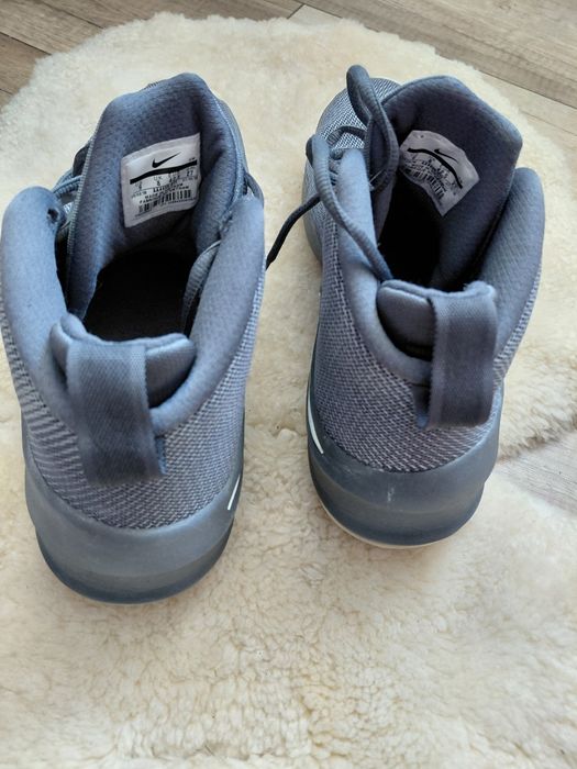 Nike баскетбольні кросівки 42.5р оригінал