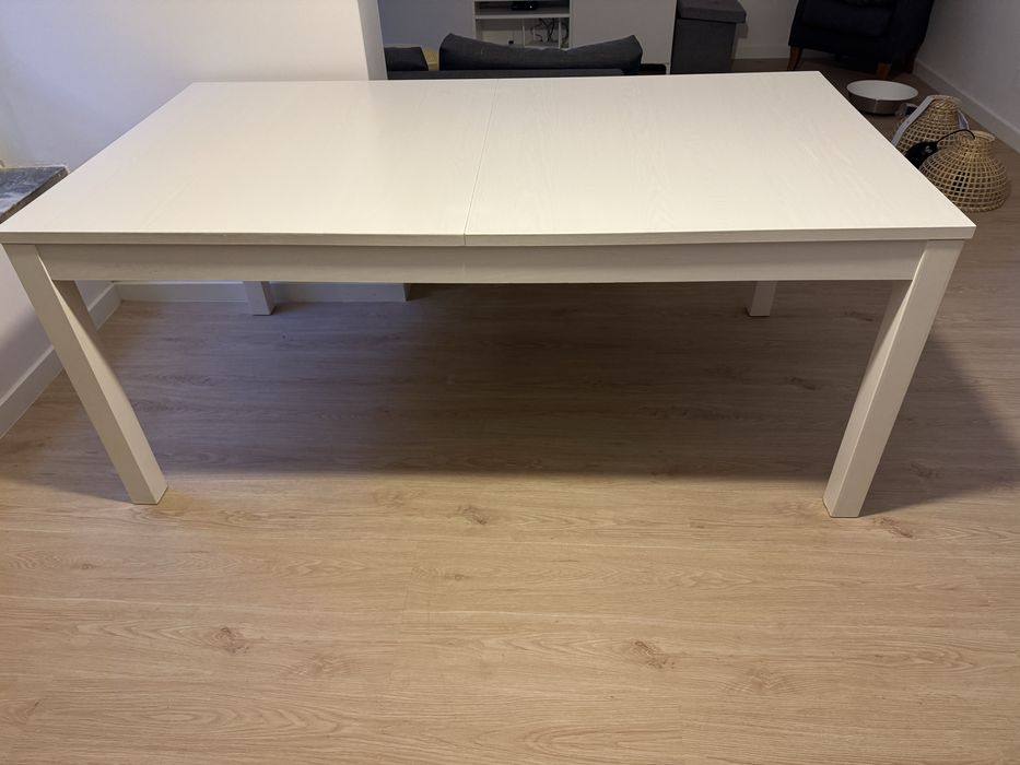 Mesa e movel Ikea