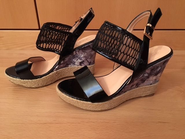 Sandálias Pretas Nº 37 NOVAS