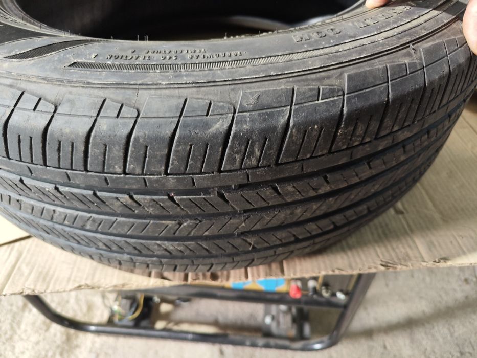 Продам комплект резины 215 65 R17