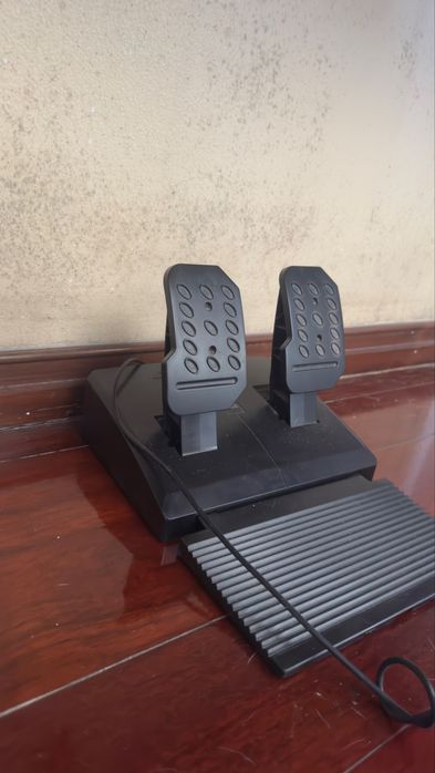 vendo volante e pedais ps4 e computador