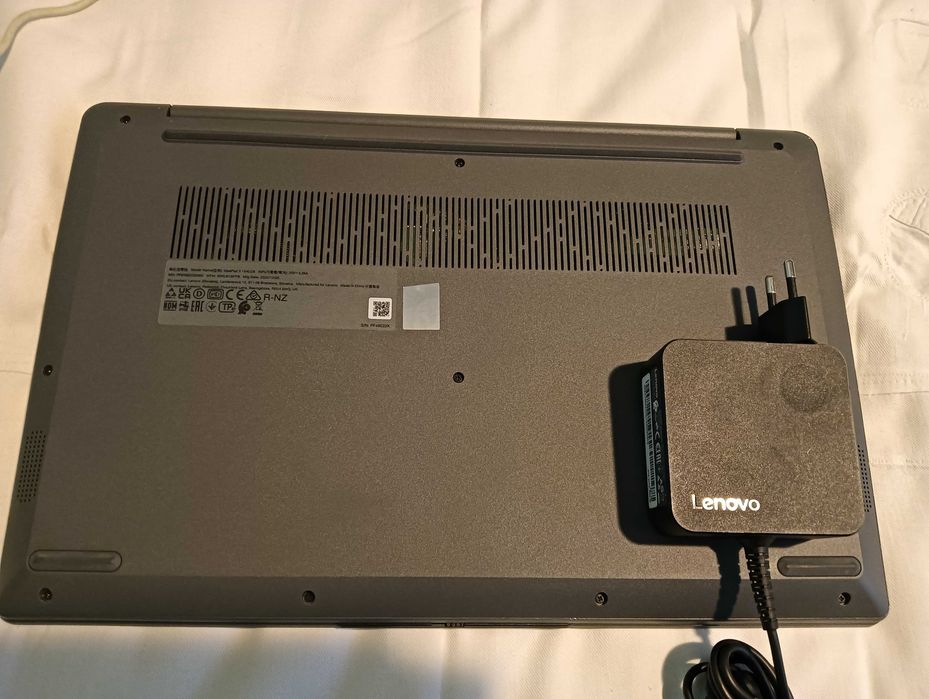 Lenovo Ideapad 3 / Ryzen 5/ Ram 20Gb / SSD 512 GB stan bd