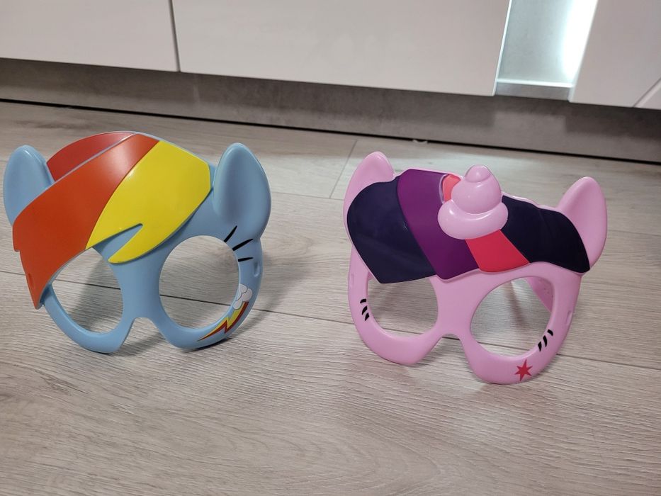 McDonald- maski dla dzieci. Cena za komplet 4 szt.