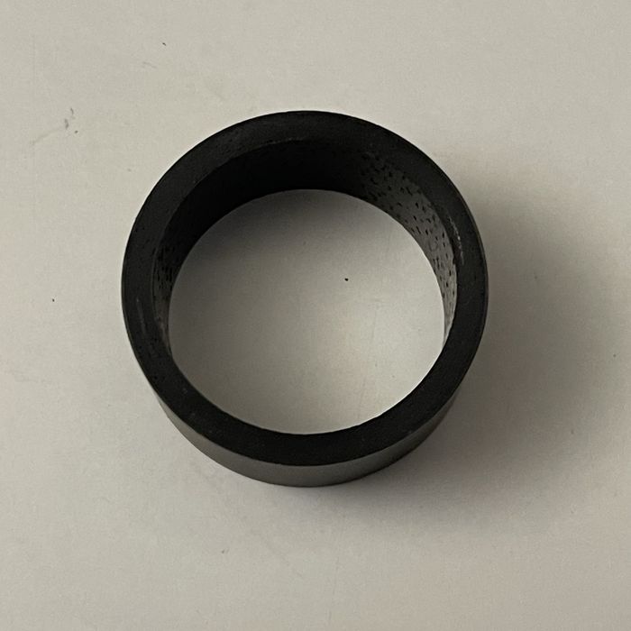 Carbonowy dystans do kierownicy 15mm