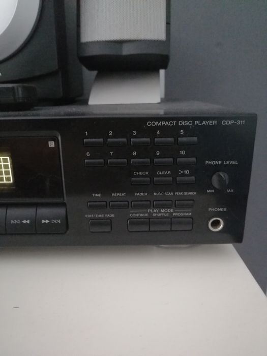Leitor de CD + sistema de som