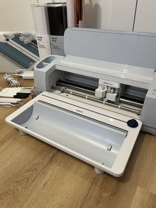 Cricut maker 3 + dodatki. Stab bardzo dobry