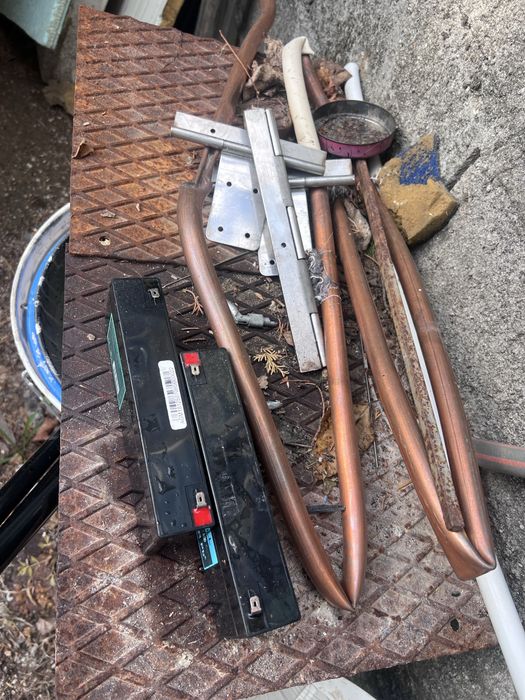 Vendo sucata  ( + de 800kg)