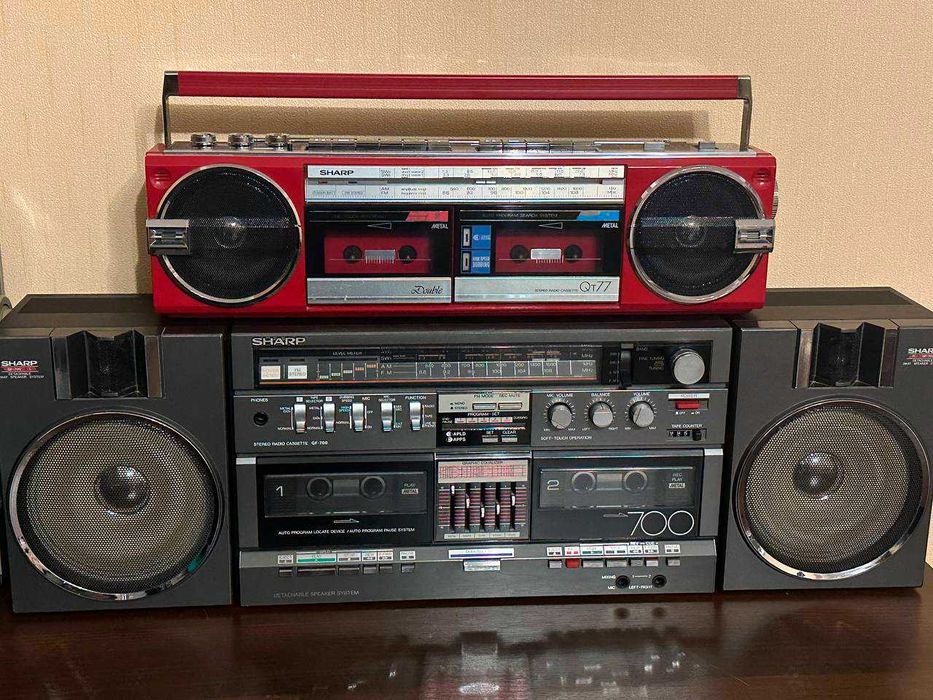 Магнитолы Sharp GF-700, Sharp QT-77