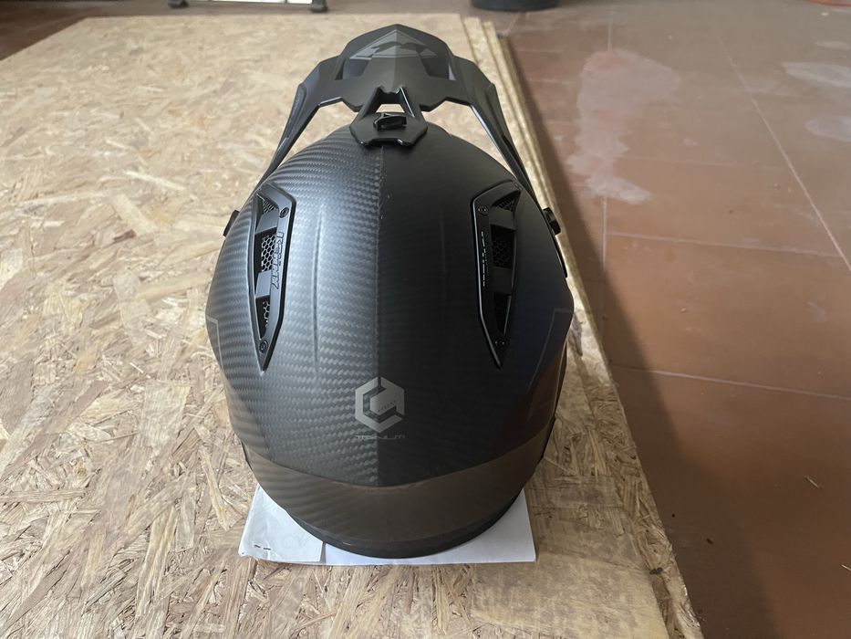 Capacete kenny titanium carbono solid