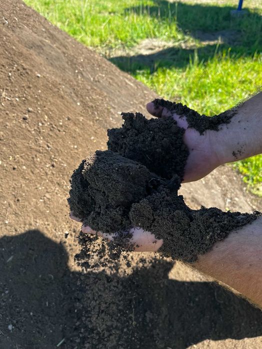Przesiewana ziemia ogrodowa zakładanie trawników trawy dowóz gratis
