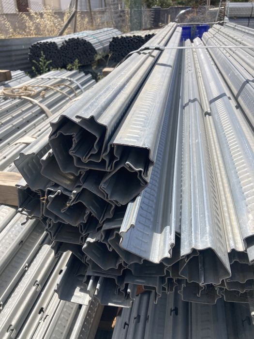 Postes metalicos para estruturas de vinhas etc, de grandes Cargas