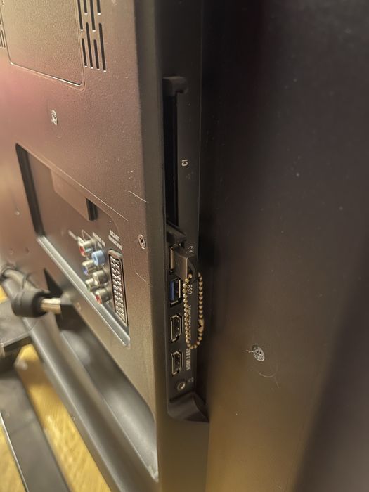 телевізор 40" Philips 40PFT5500 тонкий Full HD LED TV на OC Android