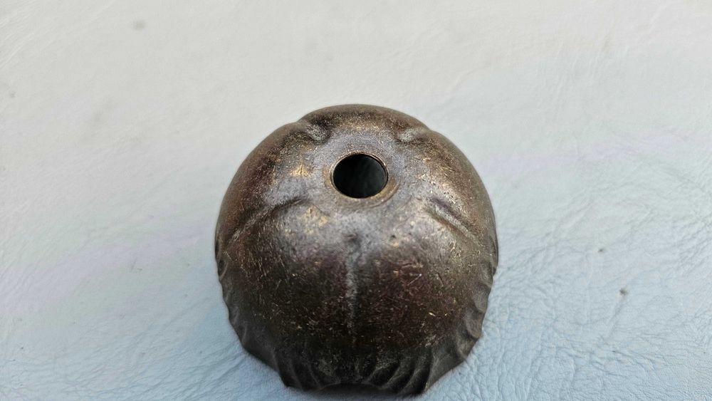 Stara mosiężna rozeta,podkloszówka,część śr.73 mm.kwiat,mosiądz lany