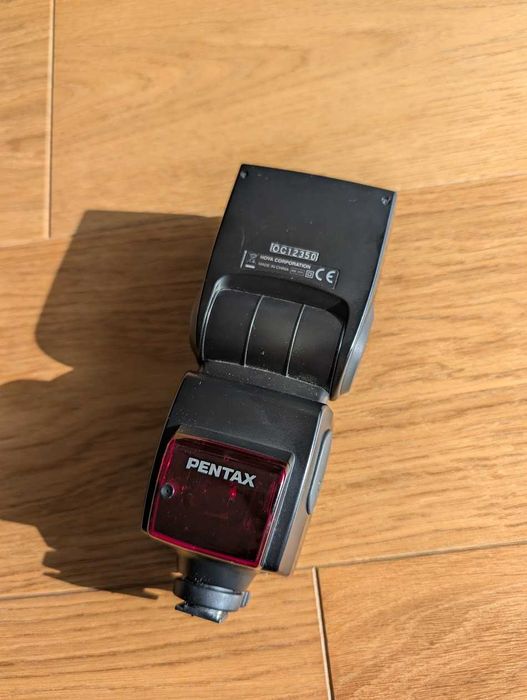 Zestaw PENTAX K-5 + 3 jasne obiektywy + Lampa