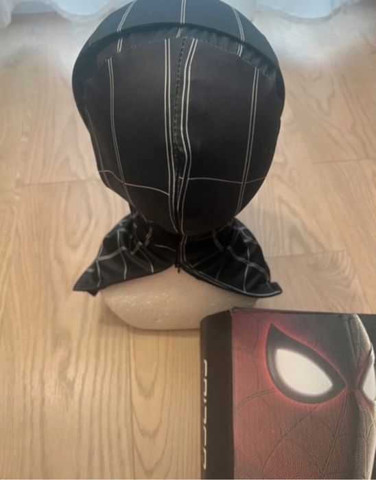 Nowa maska Spiderman, ruchome oczy