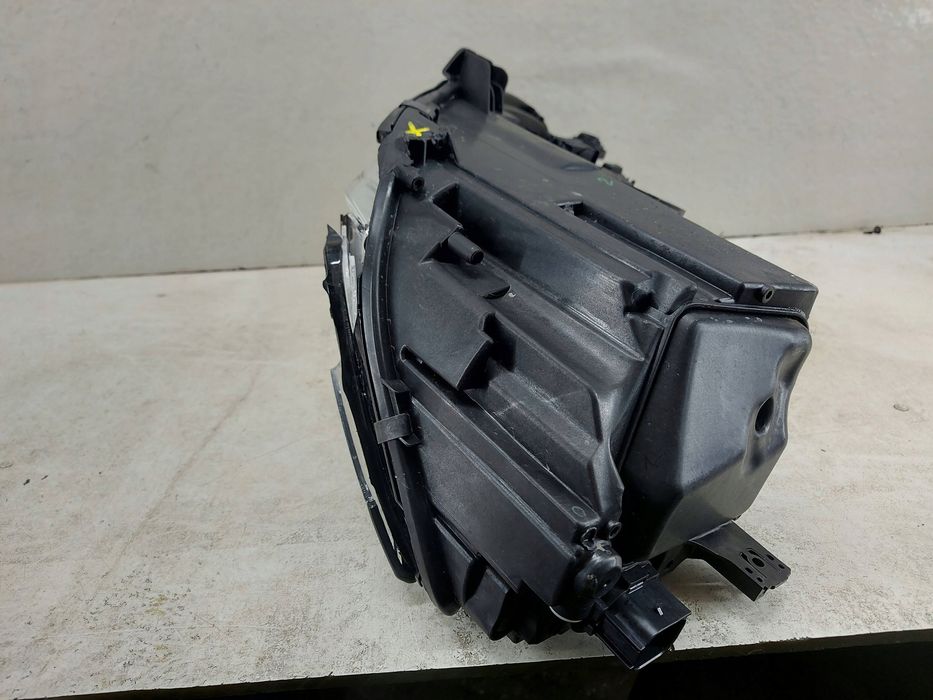Audi A4 B9 8W lift 19- LED prawa lampa przednia przód reflektor