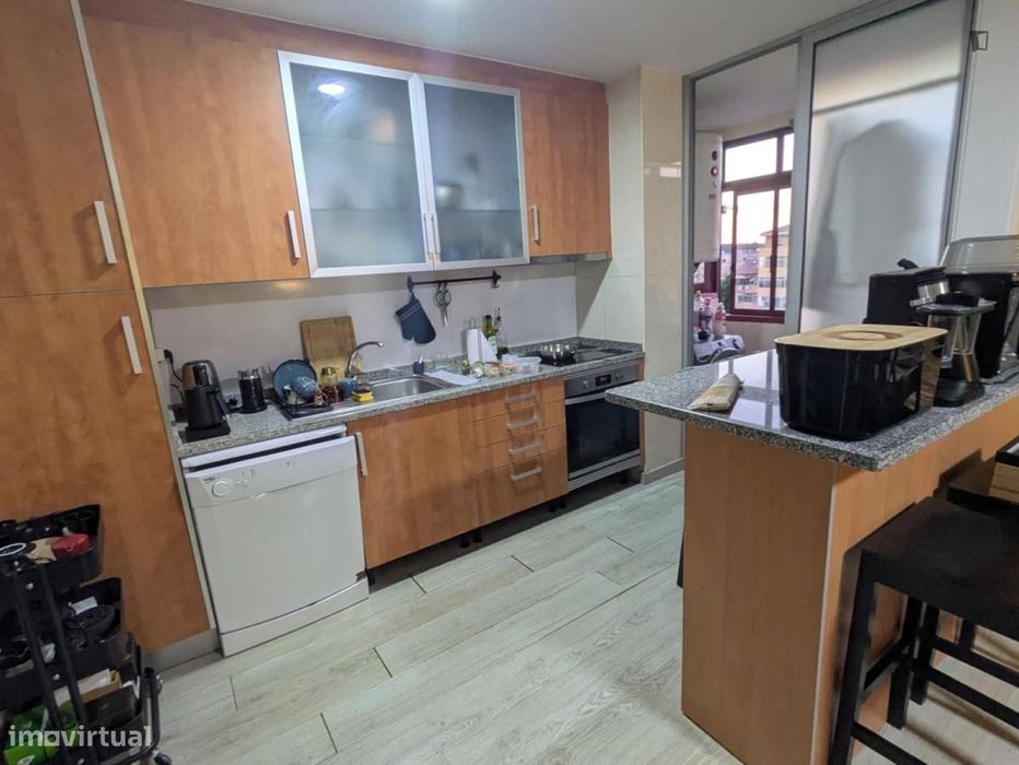 Quarto - localizado em Ramalde Porto