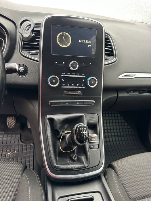 Продам Renault Scenic 2017