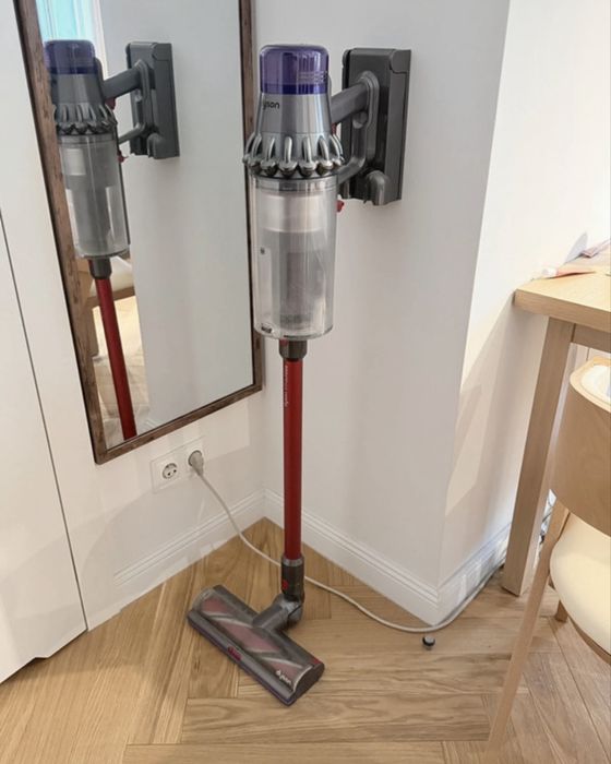 Dyson v11 outsize