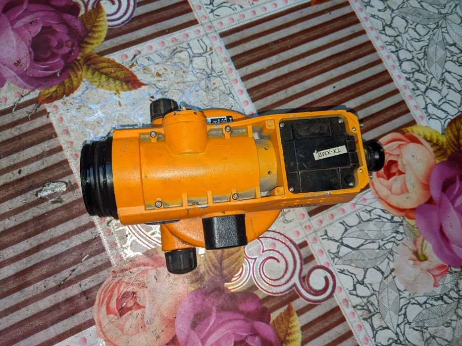 Оптический нивелир