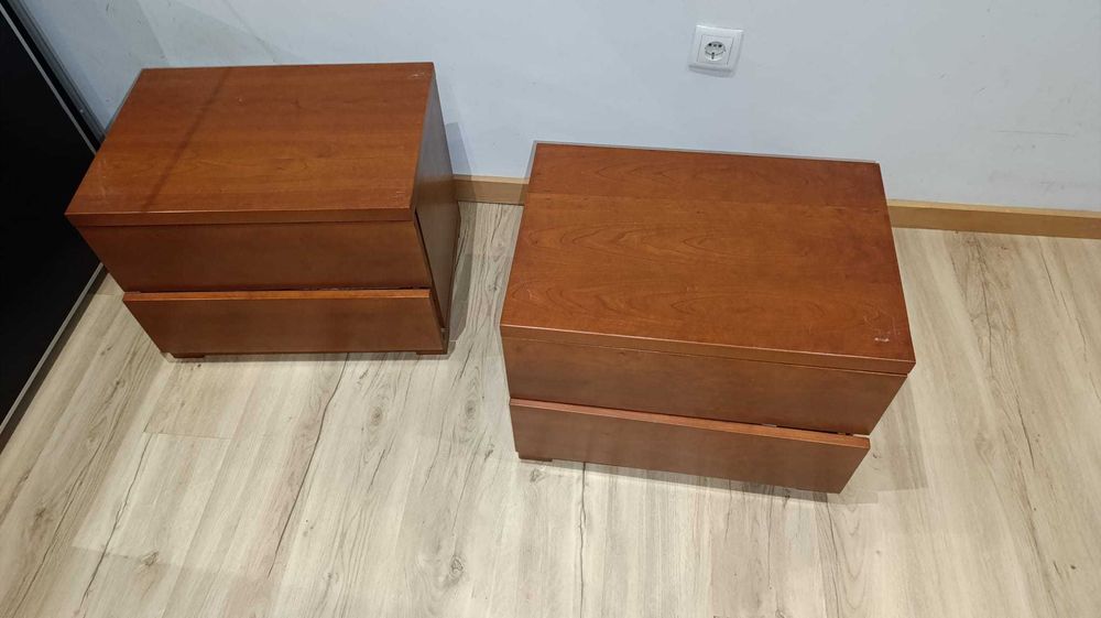 Conjunto de Móveis de Quarto - 2 Cómodas + 2 Mesas de Cabeceira