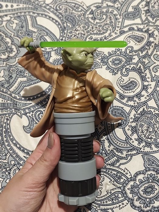 Yoda Kinder Maxi Gransurpresa