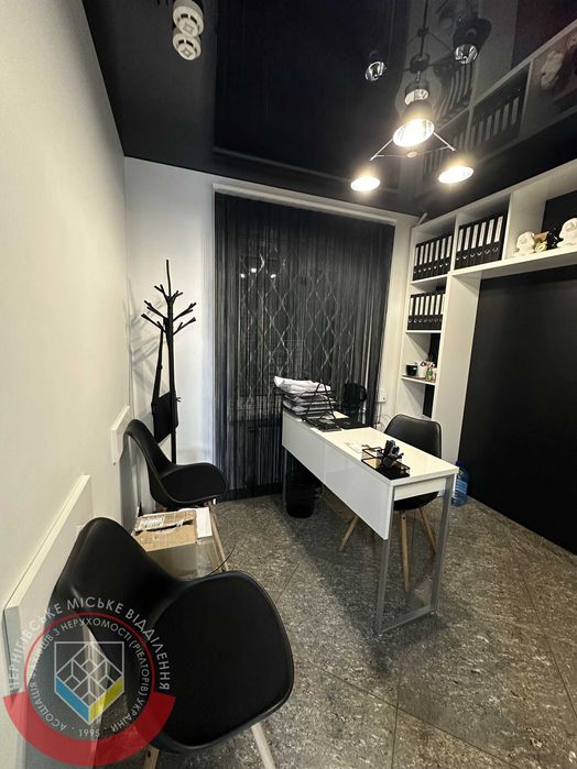 RLT V01 Оренда комерційного фасадного приміщення пр. Перемоги, Центр