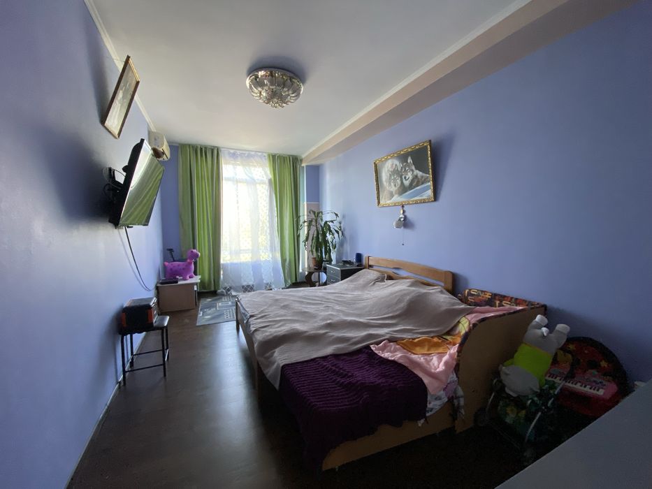 Продам 2к квартиру на Вахтанга Кікабідзе, 12