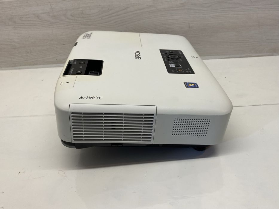 Проектор Epson EB-1925W — яскравий WXGA,  лампа 1749 годин
