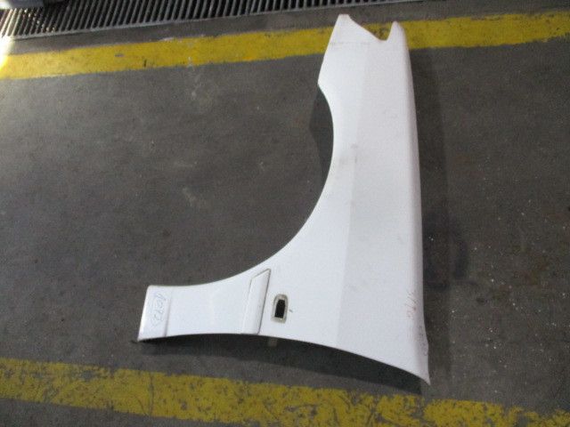 Guarda-lamas esquerdo PEUGEOT 306 (7A, 7C, N3, N5)