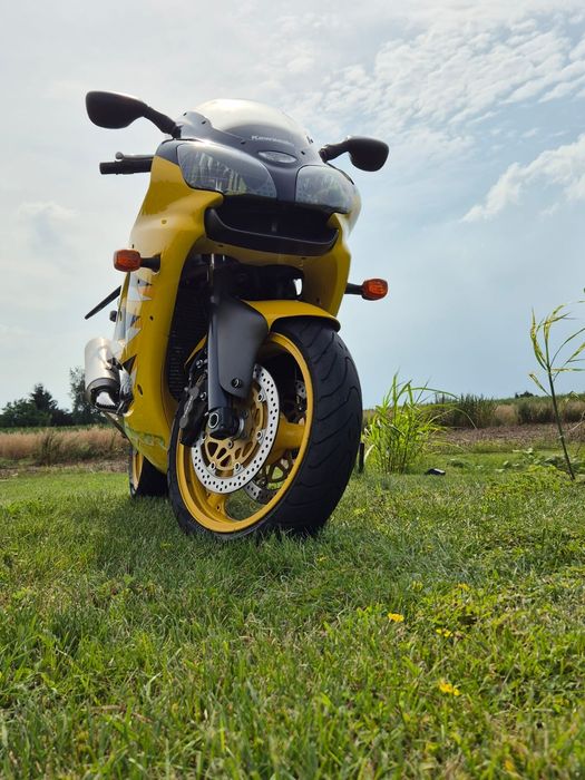 kawasaki zx 600 w Twojej okolicy? Sprawdź kategorię Motocykle i