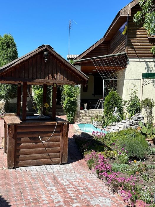 Продам будинок Центр з діючим кафе