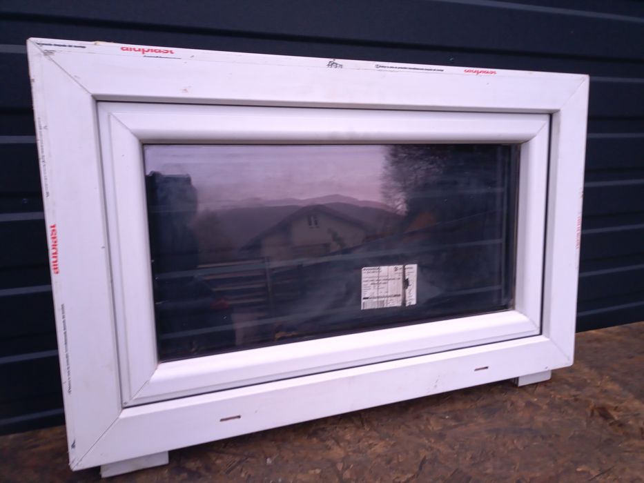 Okno PCV  86,5x53,5cm
