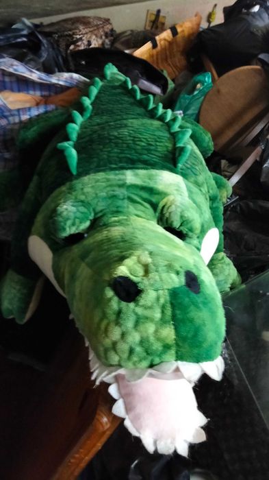 Peluche de crocodilo grande
