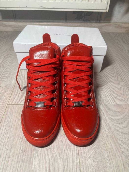 balenciaga arena red