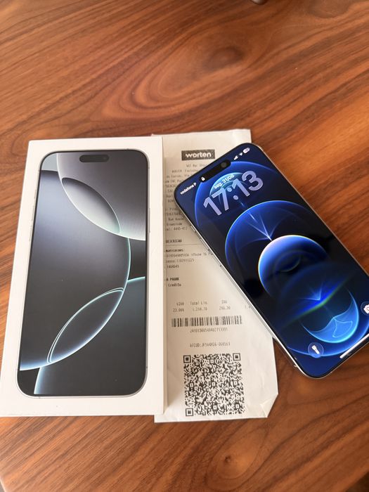 iPhone 16 Pro Max 256Gb - Branco