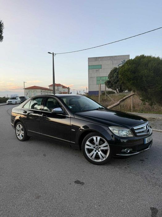 Mercedes-Benz C220 CDI Avantgarde (W204) Nacional