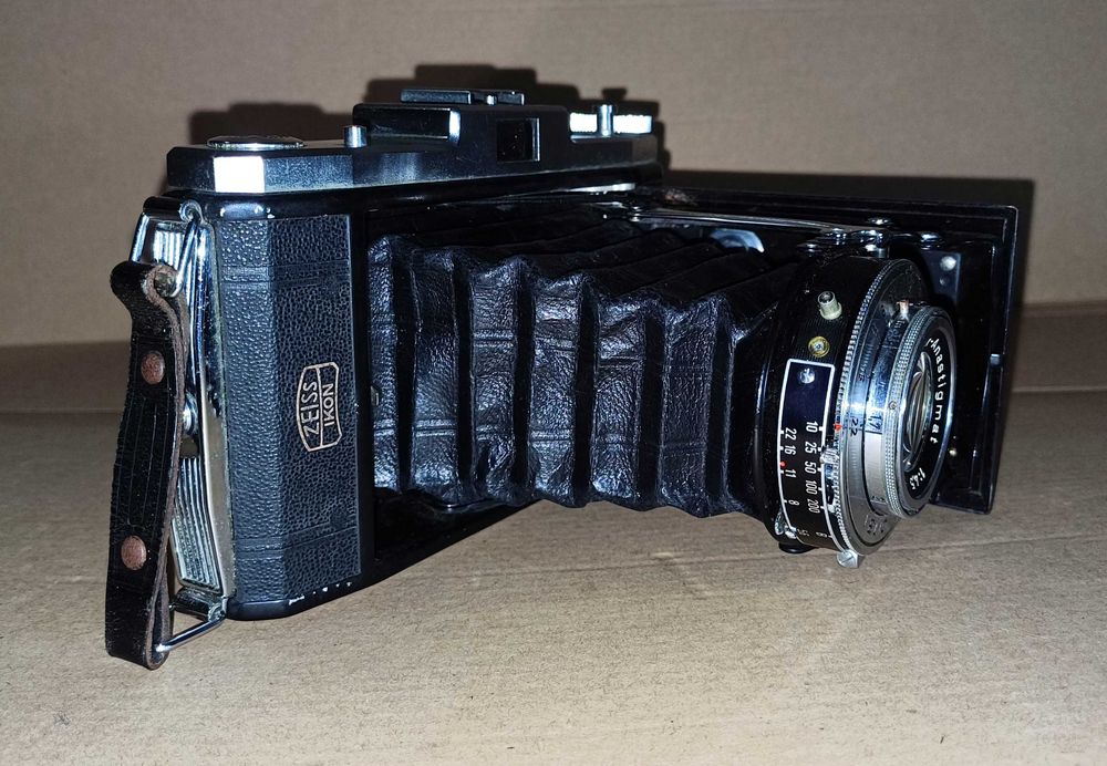 Zeiss Ikon Nettar 518/2 – Câmara Analógica Vintage (com estojo)