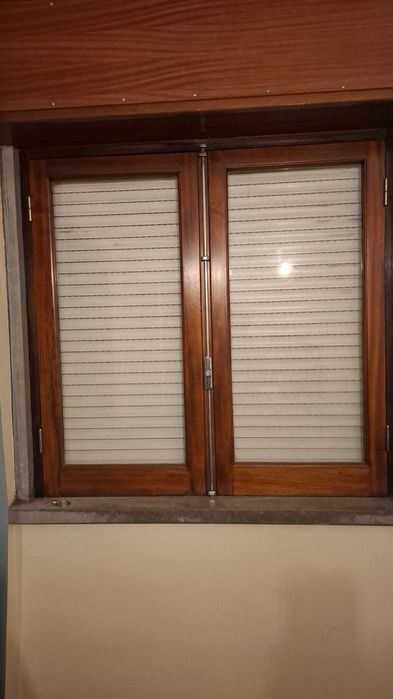 Portas e janelas madeira - Boa Qualidade