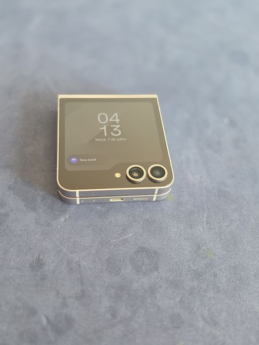 Samsung Galaxy Z Flip6 512GB Silver Shadow – Impecável