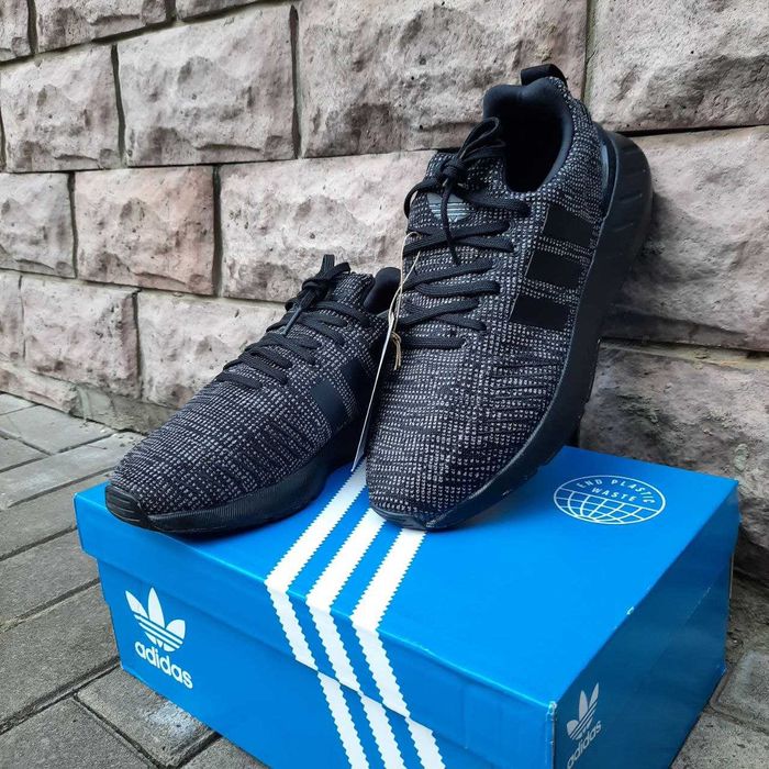 Кросівки для хлопчика Adidas Swift Run22  38