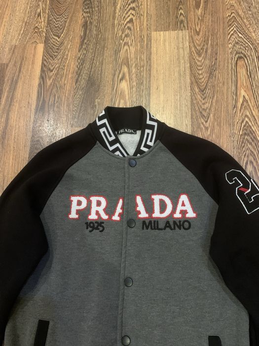 Чоловічий бомбер PRADA