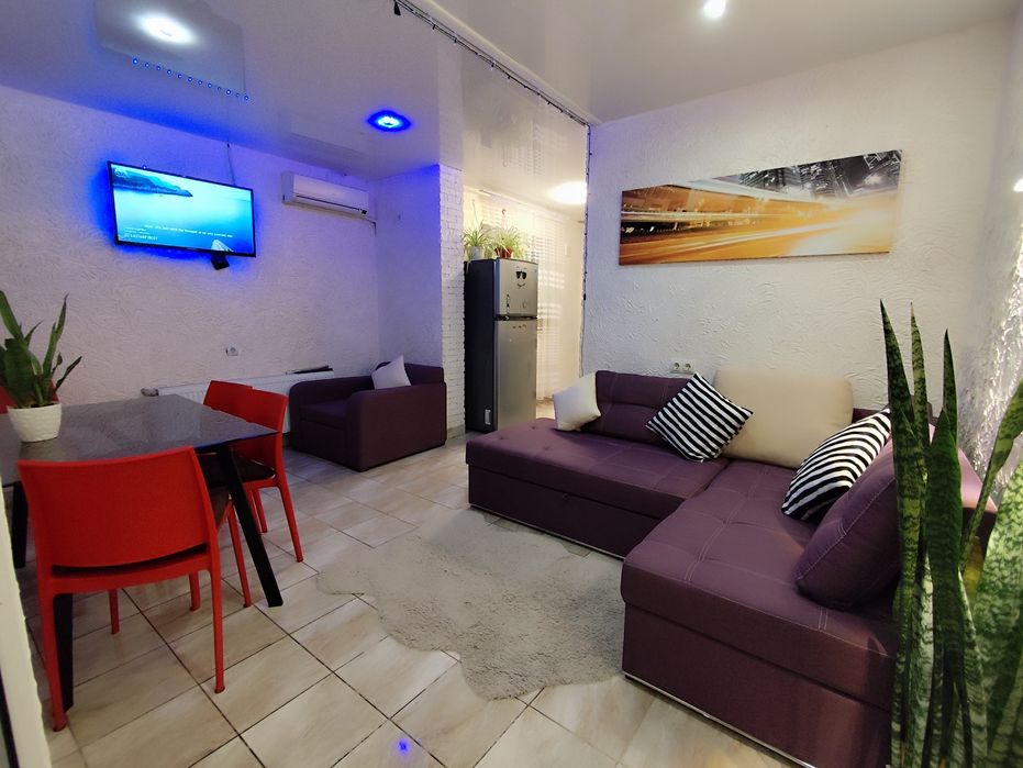 Почасово, посуточно. Свободна  уютная  квартира возле моря. Крыжановка