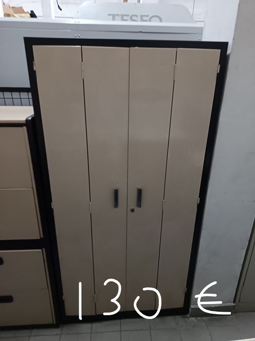 Armários metálicos